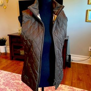 Burberry Quilted Vest. Size 2